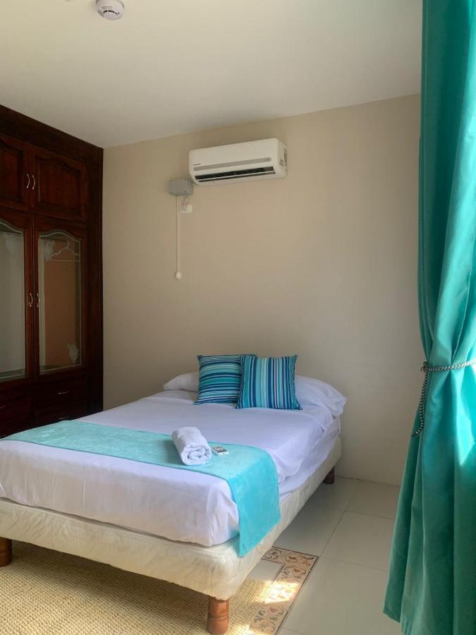 Reef Hostel Manta Exterior photo