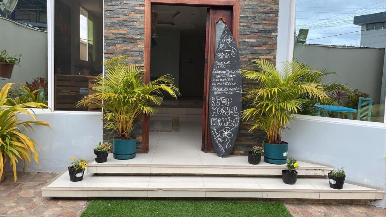 Reef Hostel Manta Exterior photo