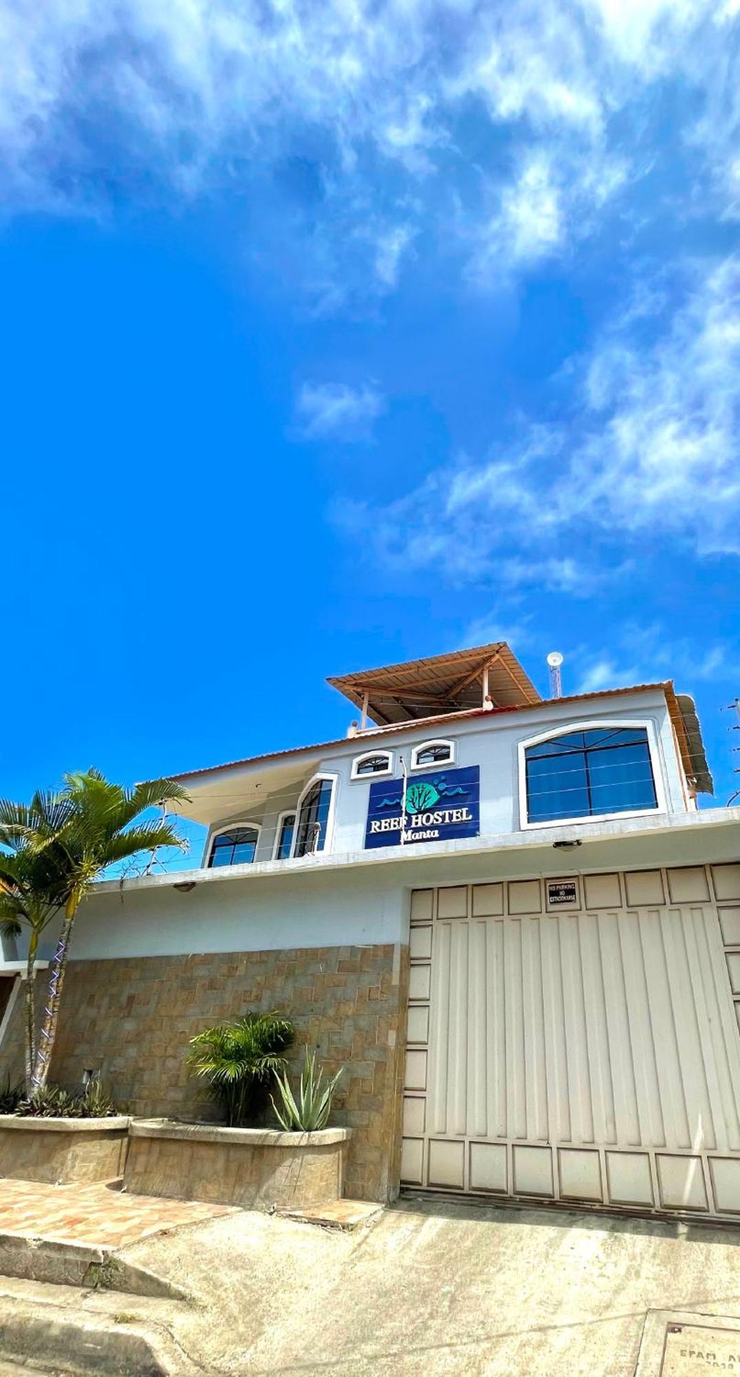 Reef Hostel Manta Exterior photo